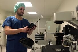 Qualitätskontrolle des Reinraumlabors